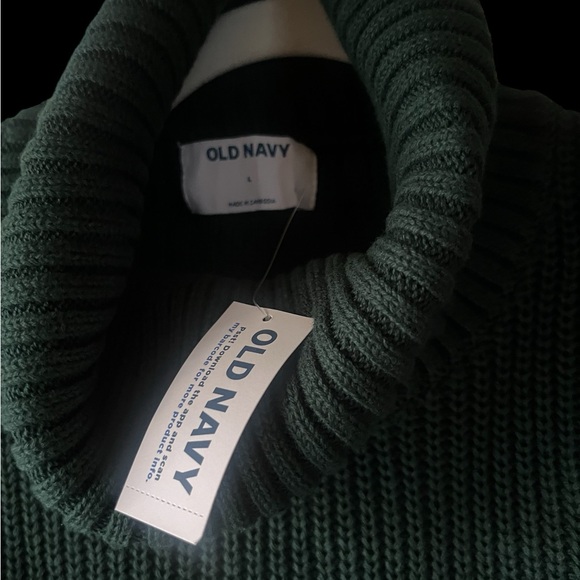 Brand new size large Old Navy hunter green knit sweater with tags - Picture 3 of 6